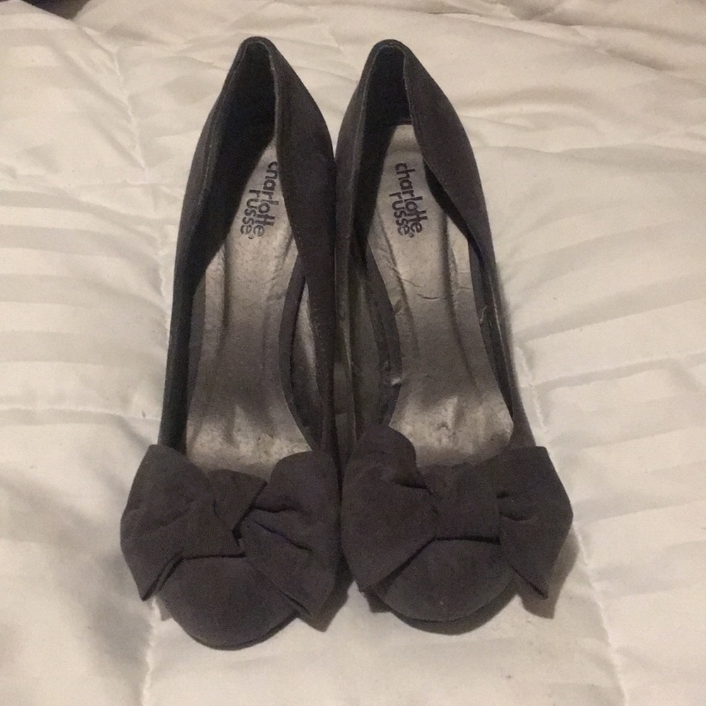 Grey suede Heels with bows
